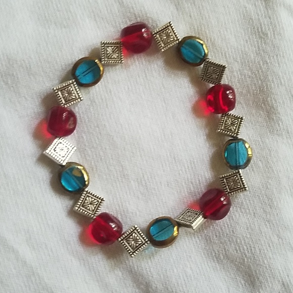 Bracelets - Picture 2 of 5